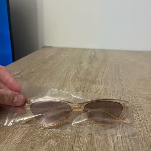 Shein cat-eye sunglasses like new, beige frame with brown lenses