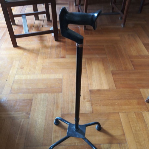 Walking cane with adjustable height like new