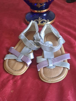 Σανδάλια νούμερο 25 μεταχειρισμένα, πολύχρωμα, σε άριστη κατάσταση