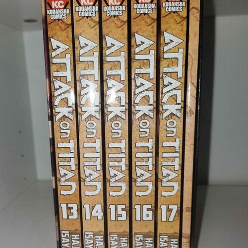 Attack on Titan manga box set volumes 13-17, 5 volumes