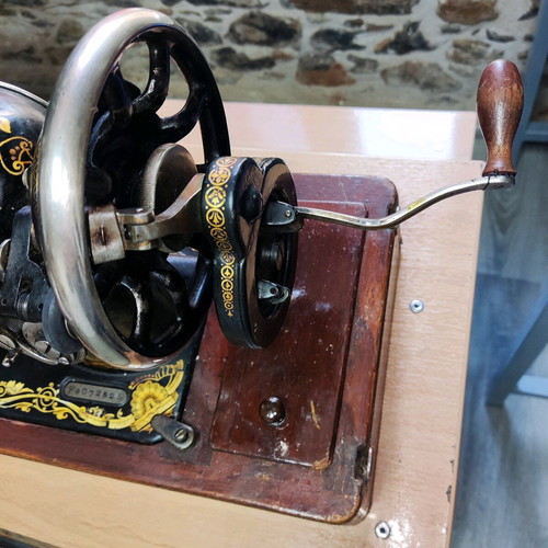Ραπτομηχανή Singer μεταχειρισμένη 1900-1930 με διακοσμητική σφίγγα