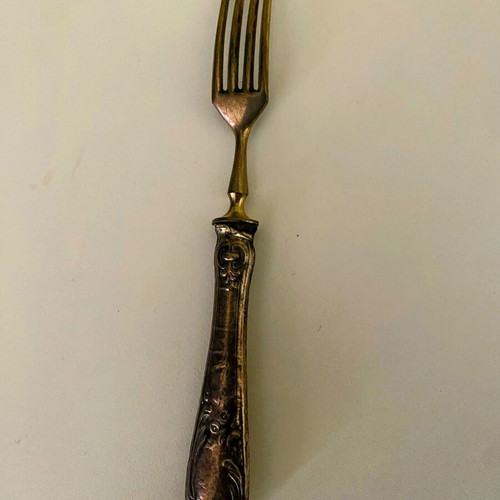 Vintage serving set of 3 pieces used with wear on one handle