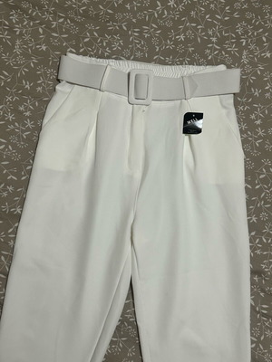 Women's white pants new, size L