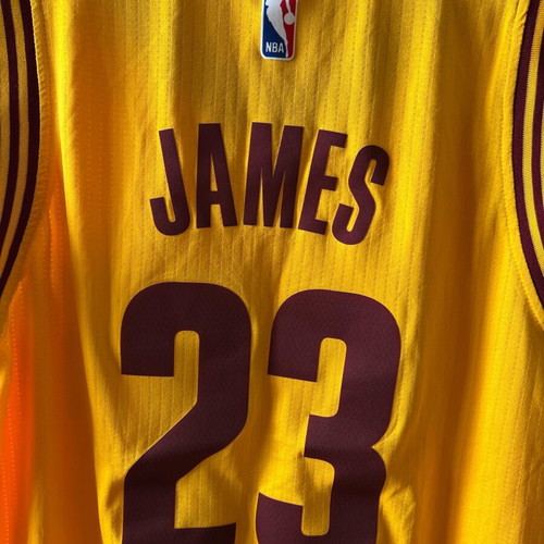 Lebron James #23 Cleveland Cavaliers Adidas Swingman jersey like new