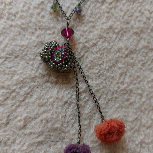 Vintage lucky necklace like new with elephant and colorful crystals