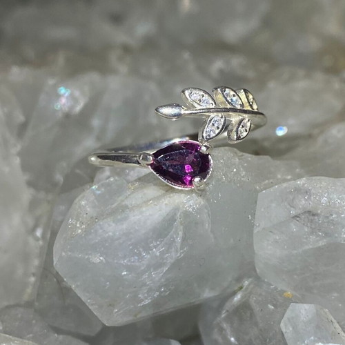 Silver ring with natural rhodolite garnet and moissanite, new