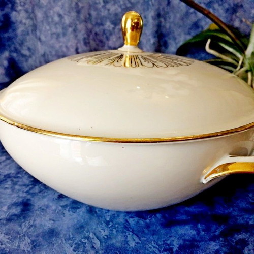 Vintage porcelain soup tureen Seltmann Weiden 1960s
