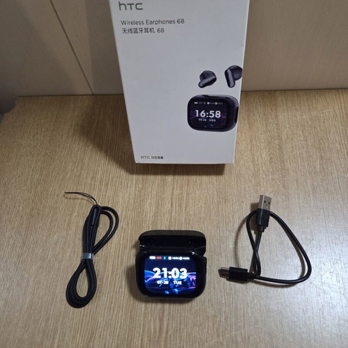HTC NE68 Wireless Earphones new with LCD charging case
