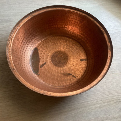 Vintage hammered copper vessel with lid, 1940-60 era