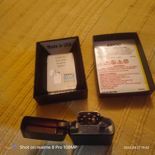 Zippo 218ZL oil lighter black matte classic logo lightly used