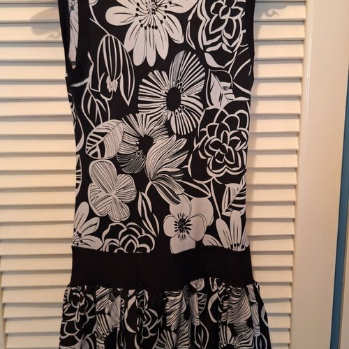 Mini dress black and white with floral pattern like new