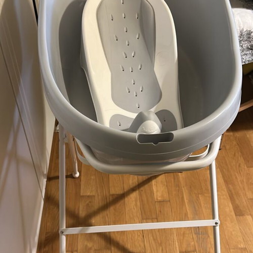 Baby Bath Tub with Additional Base and Metal Stand like new