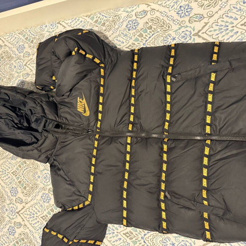 Nike puffer XL kids fitting small men's