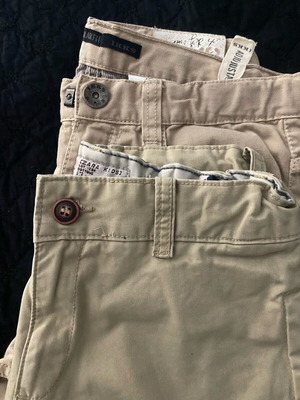 Δυο παντελόνια IKKS και Zara 12 ετών.