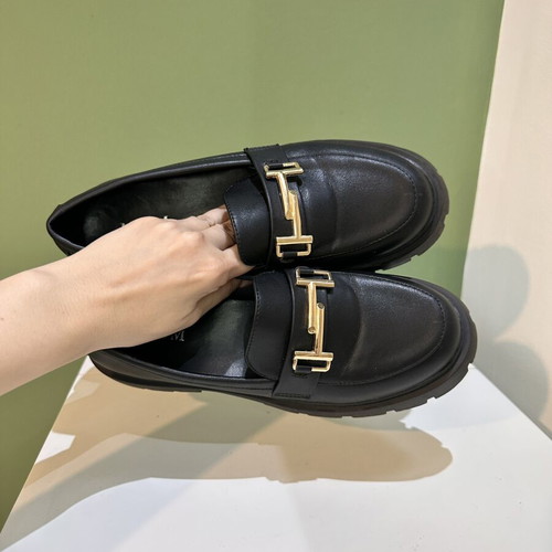Women's black loafers with gold buckle and chunky sole size 39 like new