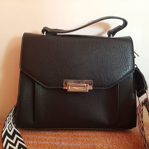 Black shoulder bag like new with detachable black and white strap