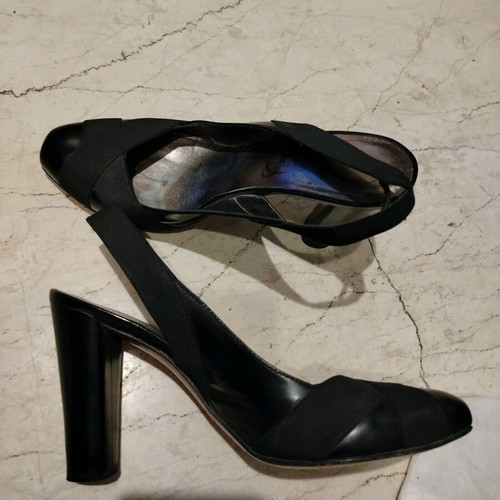 Pointed shoes size 40 black like new