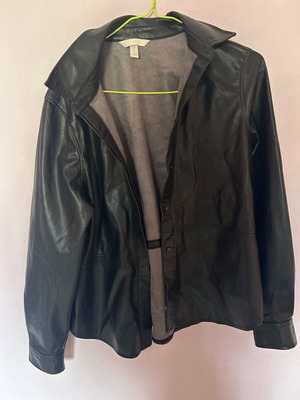 H&M leatherette jacket used with buttons, black