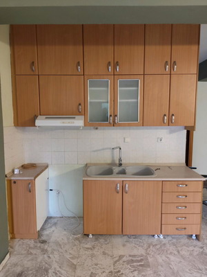 Κουζίνα με διπλή σειρά ντουλάπια μεταχειρισμένη