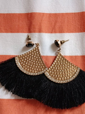 Boho earrings like new, black and gold