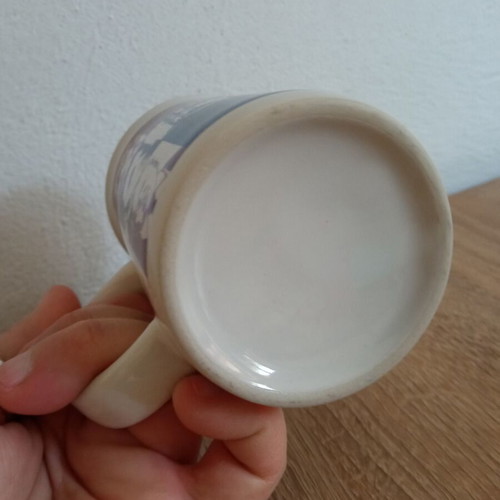 Madame Tussauds Mug from London like new