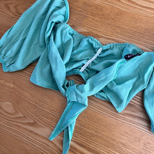 Bubblegun top size L like new, green
