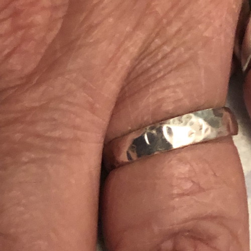 Silver hammered wedding ring new, diameter 17mm