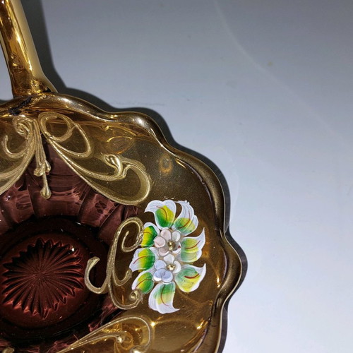 Help basket used with flowers and 24-carat gold hand painting