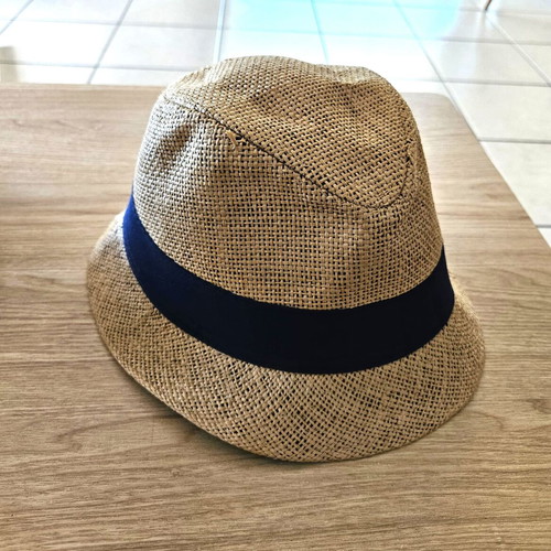 Karfil summer straw hat like new, size small