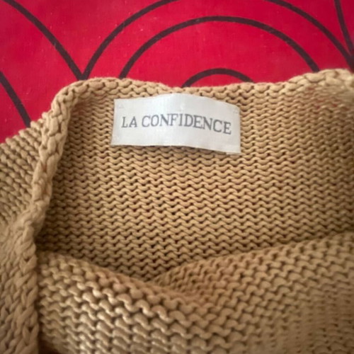 Knitted sweater size M like new, gold