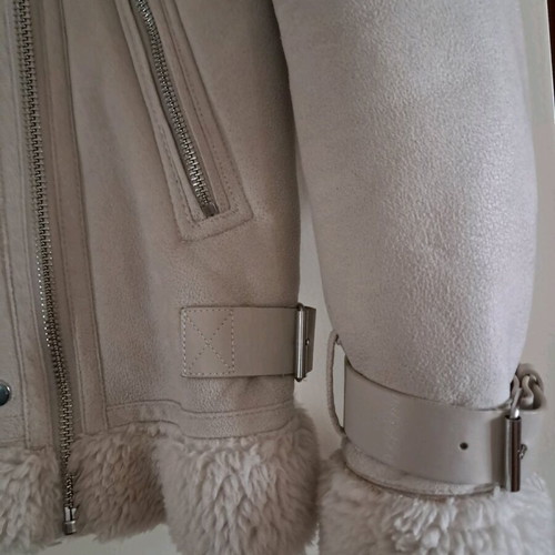Bershka biker jacket cream with fur lining medium like new
