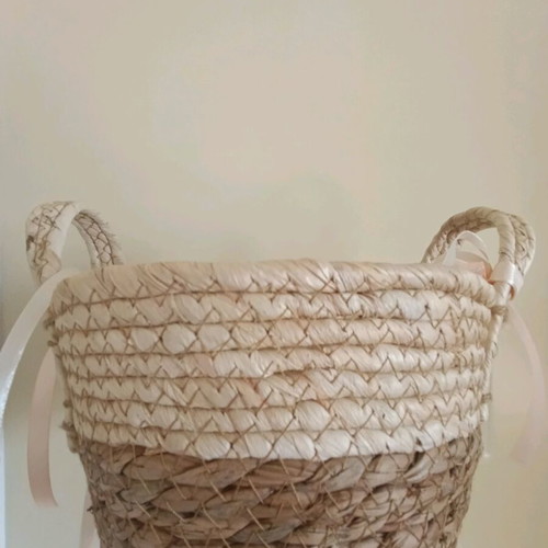 Wicker baskets like new, set of 3 with two-tone and handles