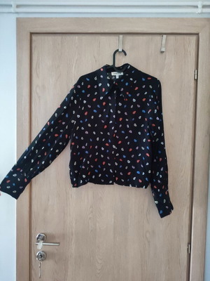 Edited shirt with paisley pattern and draped gathers, size S, like new
