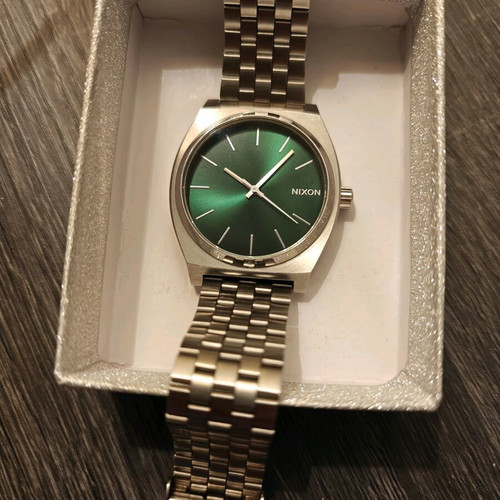 Nixon The Time Teller watch like new, silver