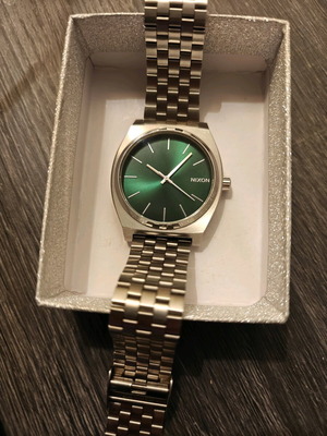 Nixon The Time Teller watch like new, silver