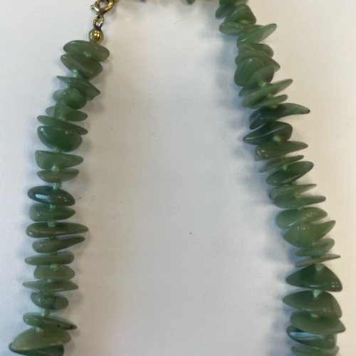 Long necklace with green amazonite pebbles like new