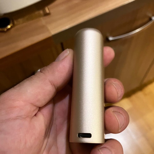 JLO smoking device like new