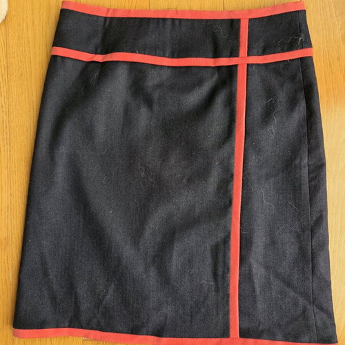 Vilagallo wool skirt new with tag, size 40, black and blue