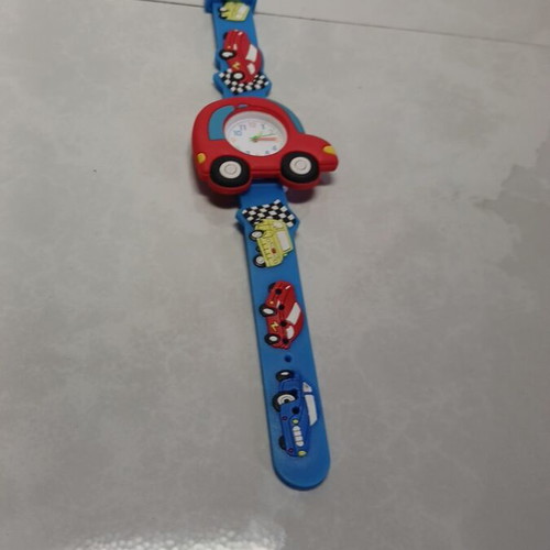 Children's wristwatch like new, battery operated
