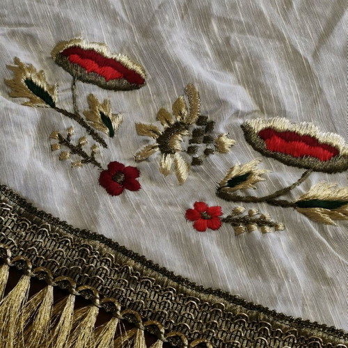 Handmade old tablecloth used, diameter 150
