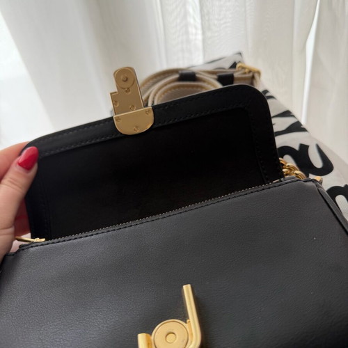 Marc Jacobs shoulder bag black new with removable strap