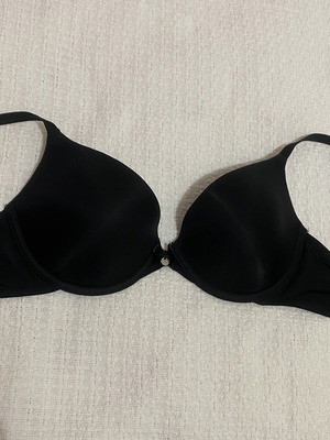 Hunkemoller black bra like new with underwire and padding
