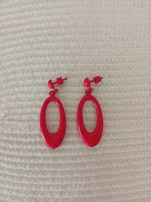 Oval earrings red, like new