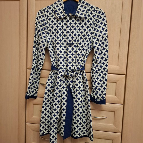Liu Jo trench coat like new, size M, white and blue