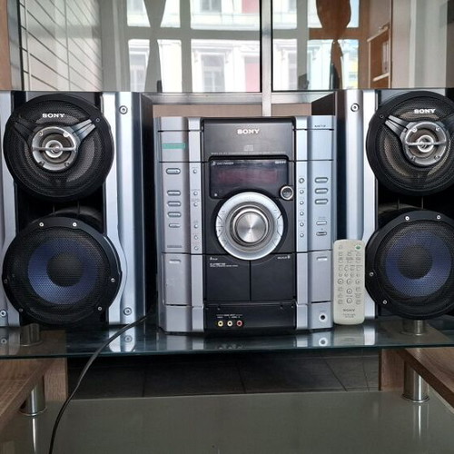 Sony MHC-RG333 mini Hi-Fi system used with 3-disc changer and double cassette deck