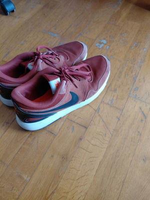 Nike Air athletic shoes used, size 45, red