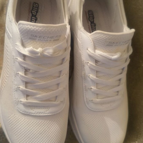 Skechers women's athletic shoes like new, size 38.5, white