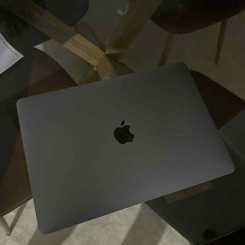 Macbook Pro with Touchbar and Retina screen like new, i5 8GB RAM