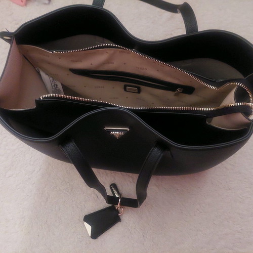Guess women's black shoulder bag like new