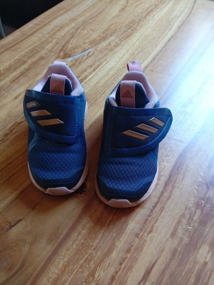 Adidas kids' sports shoes size 21 used